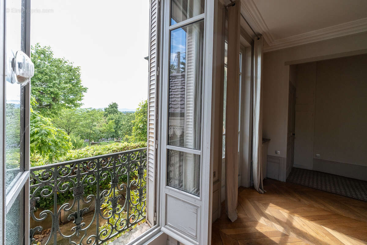 Maison à CALUIRE-ET-CUIRE