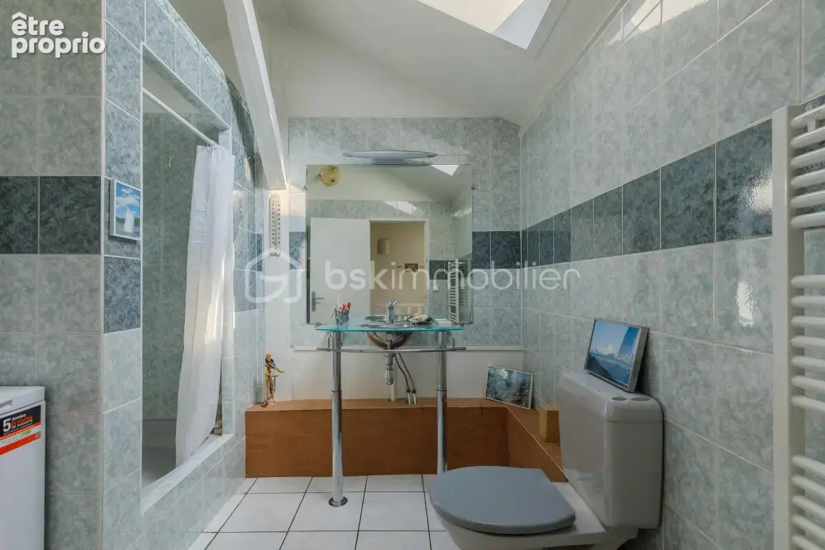 Charmant T3 traversant en duplex au sein d'une petite copropriété à MONTCHAT Lyon 3 - photo 9