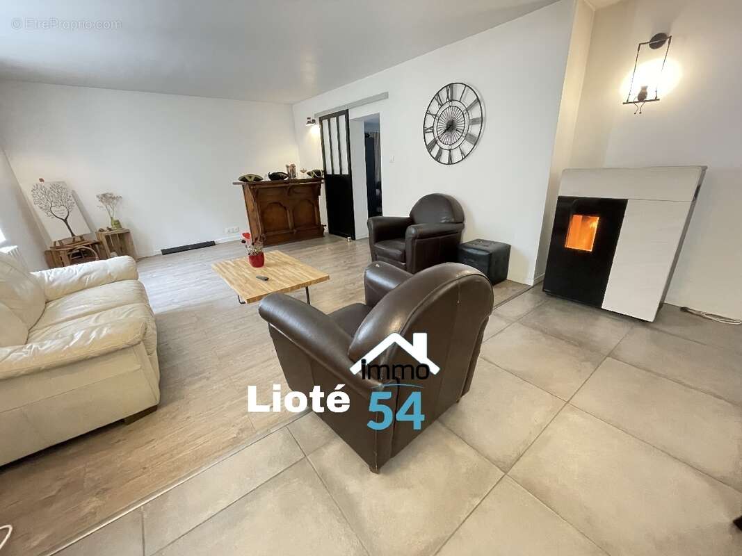 Maison à BAINVILLE-AUX-MIROIRS