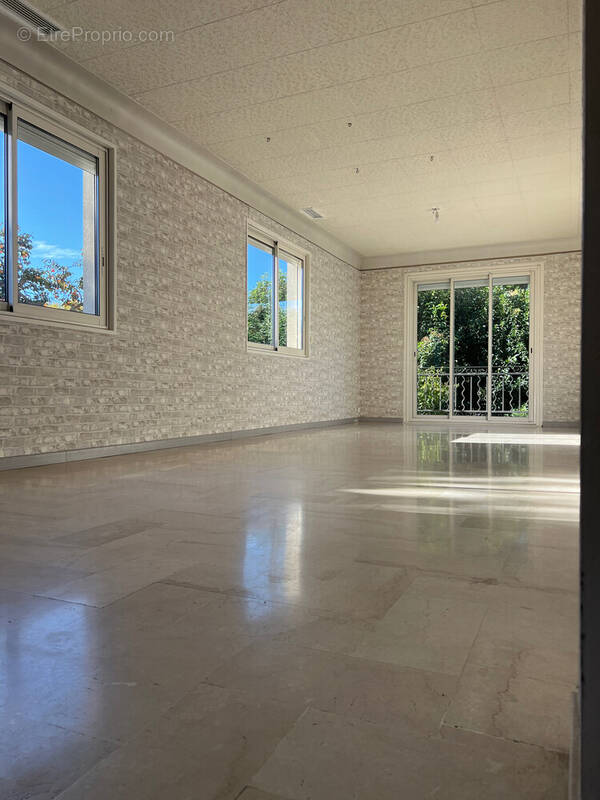 Appartement à MAUGUIO