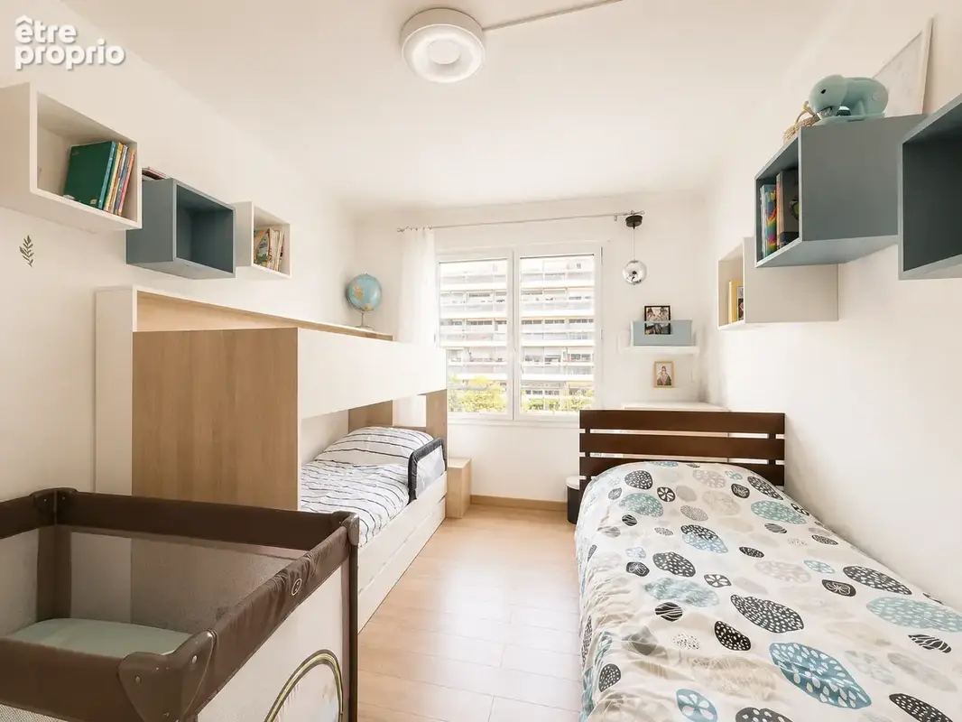 Bécon   Beau 3 pièces avec balcon, vue dégagée, parking et cave - photo 12