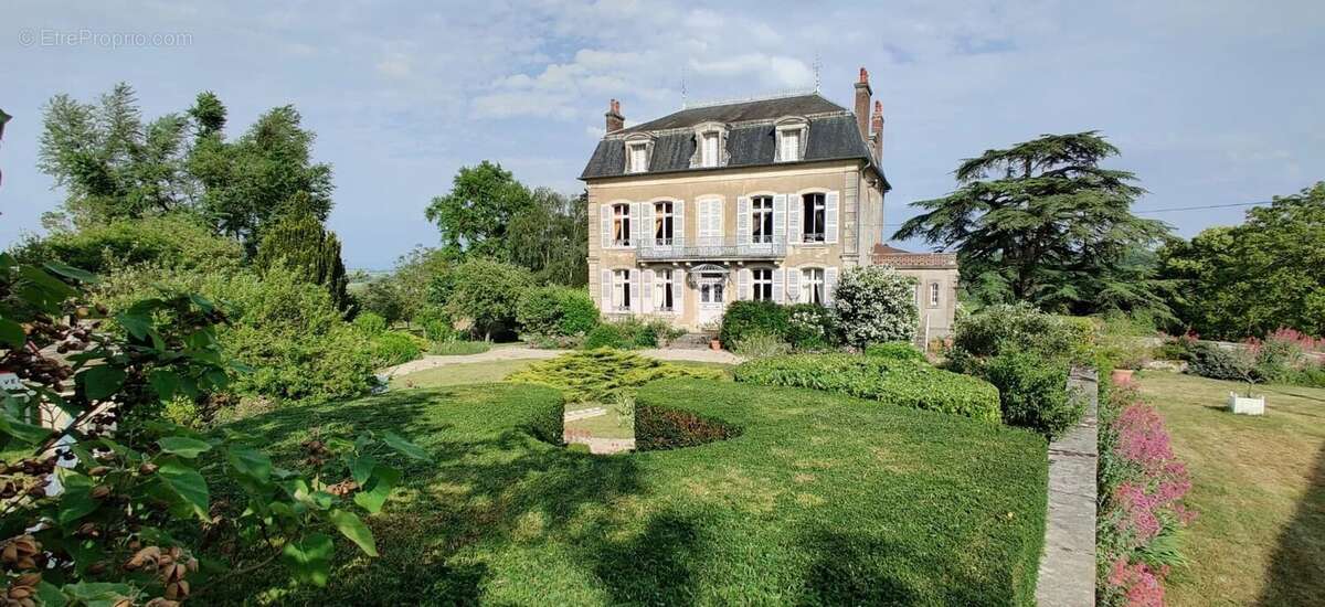 Maison à SAINT-REVERIEN