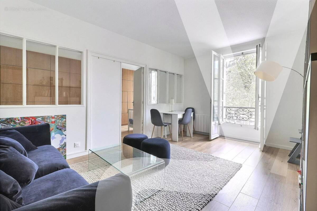Appartement à PARIS-11E