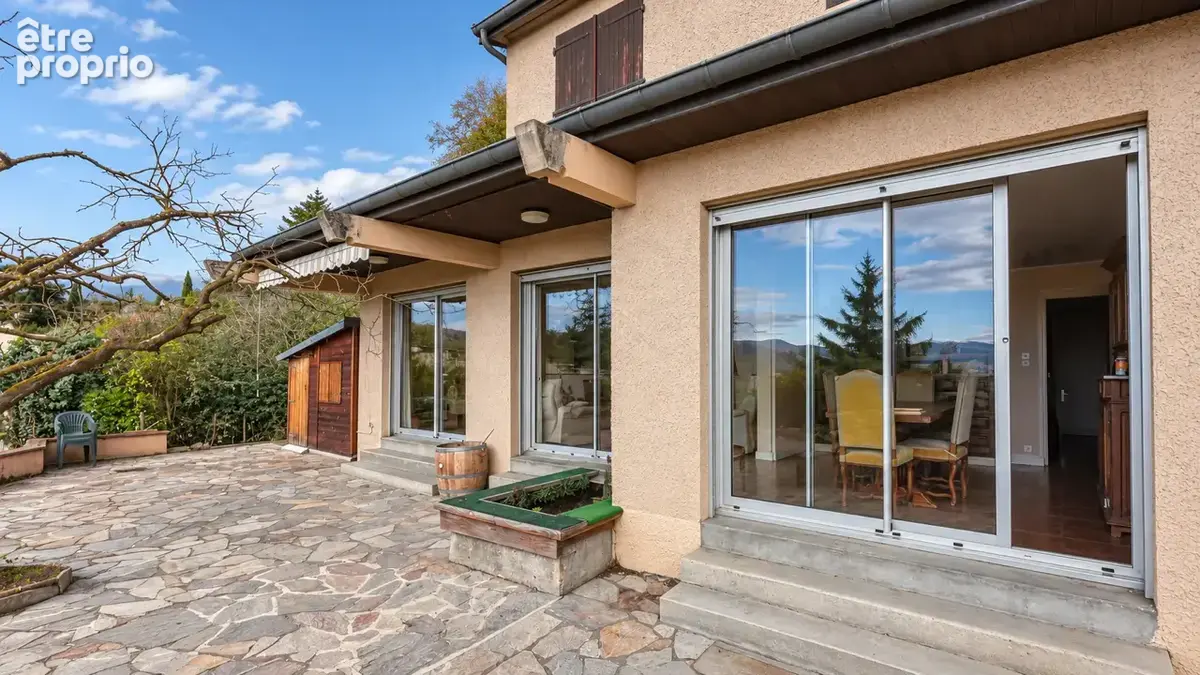 La GLACIERE maison 240 m2 habitables et 57 m2 d'annexes, jardin arboré, terrasse, terrain de 1359 m2. 570000€ - photo 4