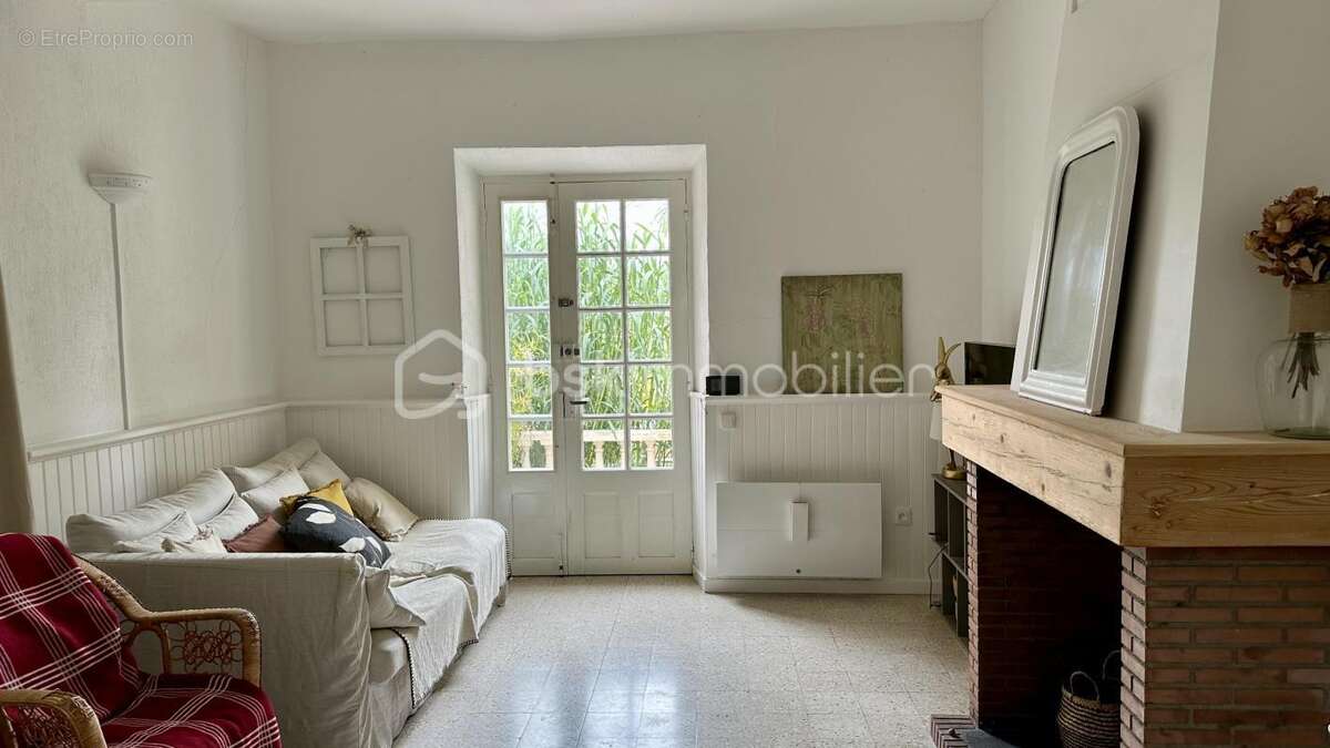 Maison à FONTCOUVERTE