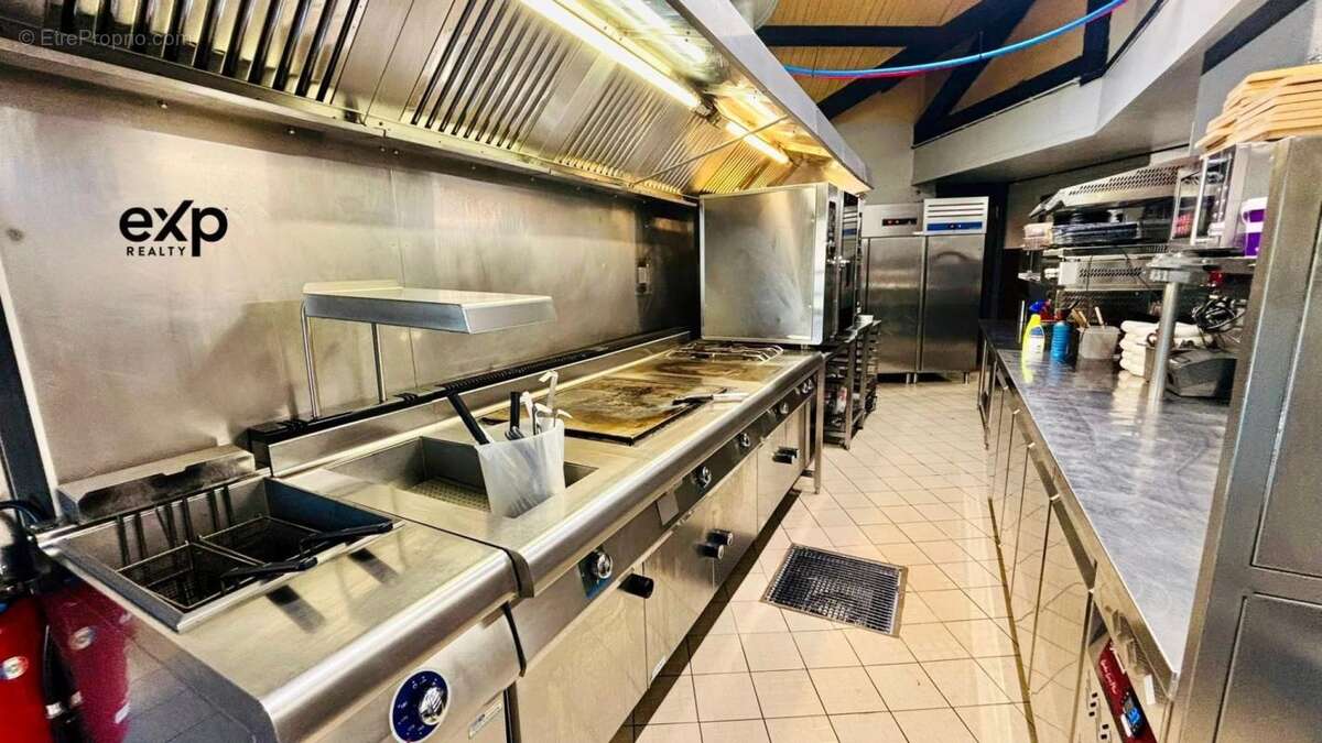 Commerce à VIVIERS-DU-LAC