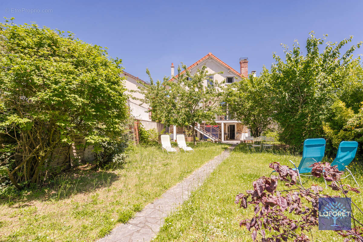 Maison à LES PAVILLONS-SOUS-BOIS