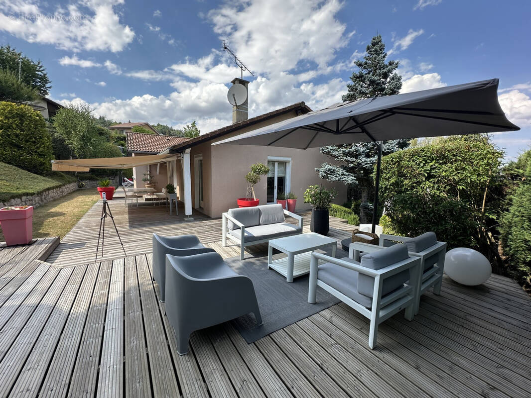 Maison à SAINT-JEAN-BONNEFONDS