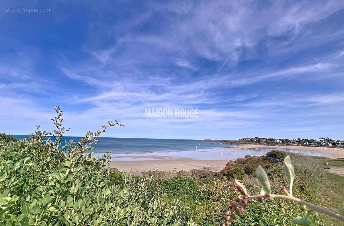 Terrain à SAINT-BRIAC-SUR-MER