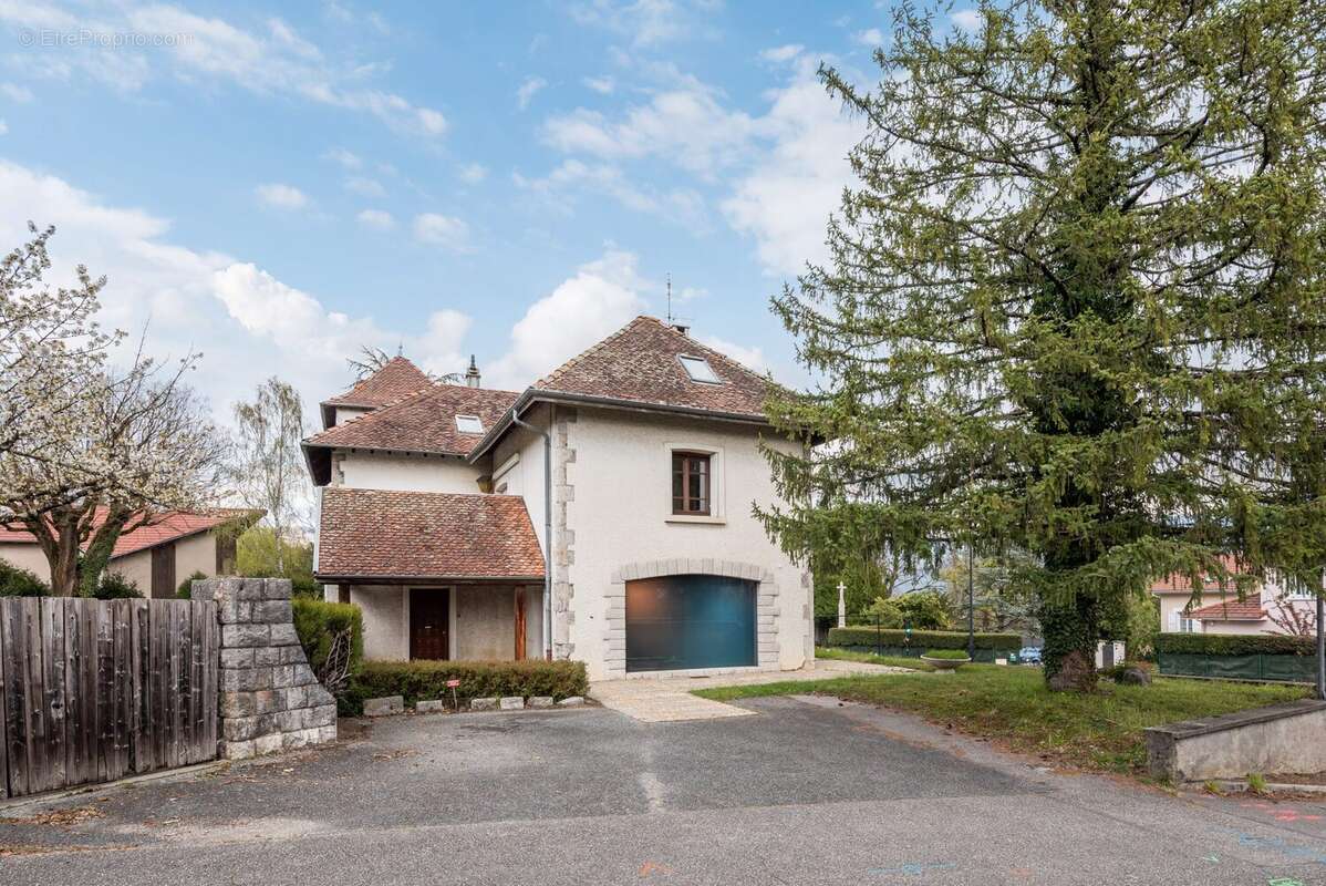 Maison à MONTBONNOT-SAINT-MARTIN