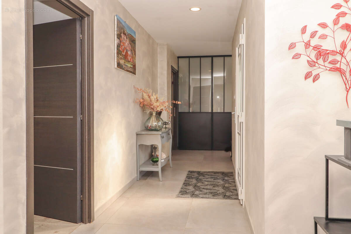 Maison à BAGNOLS-EN-FORET