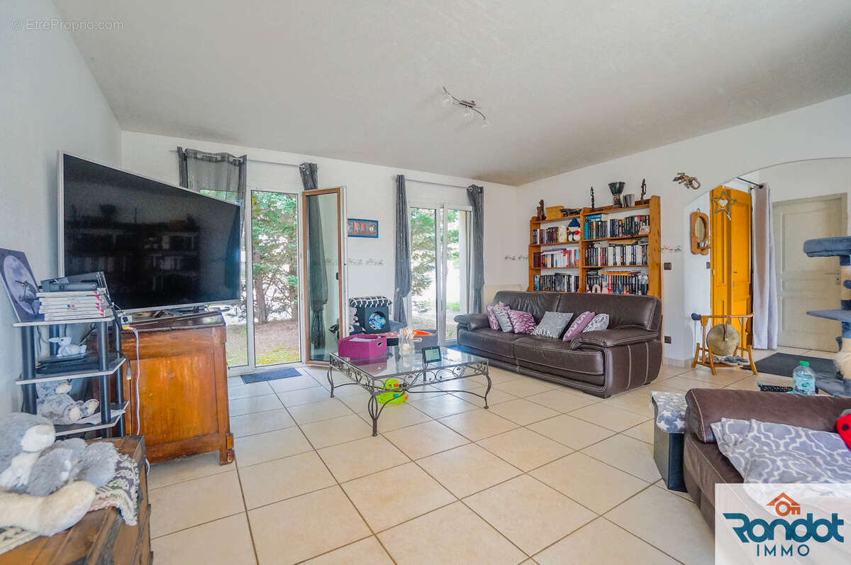 Maison à SAVIGNY-LE-SEC