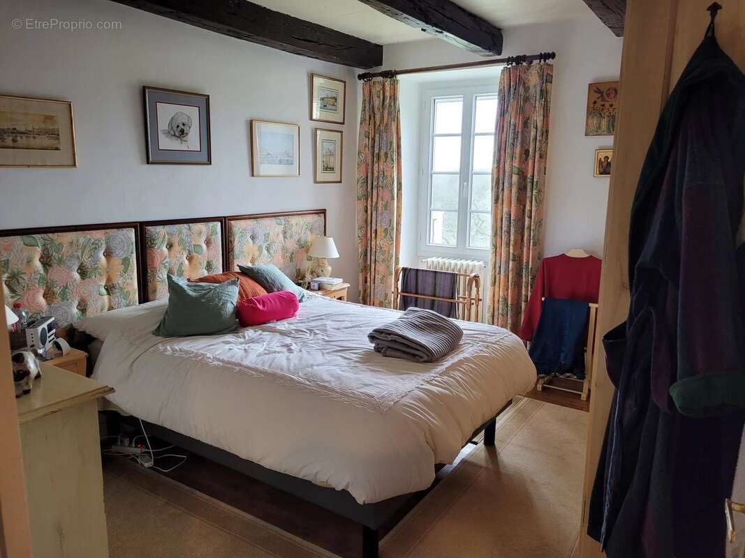 Maison à MONTAIGU-DE-QUERCY