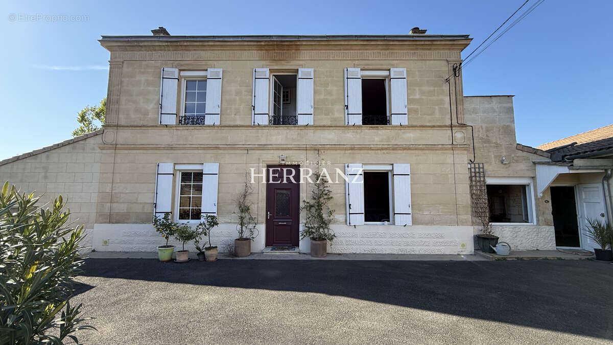 Maison à IZON