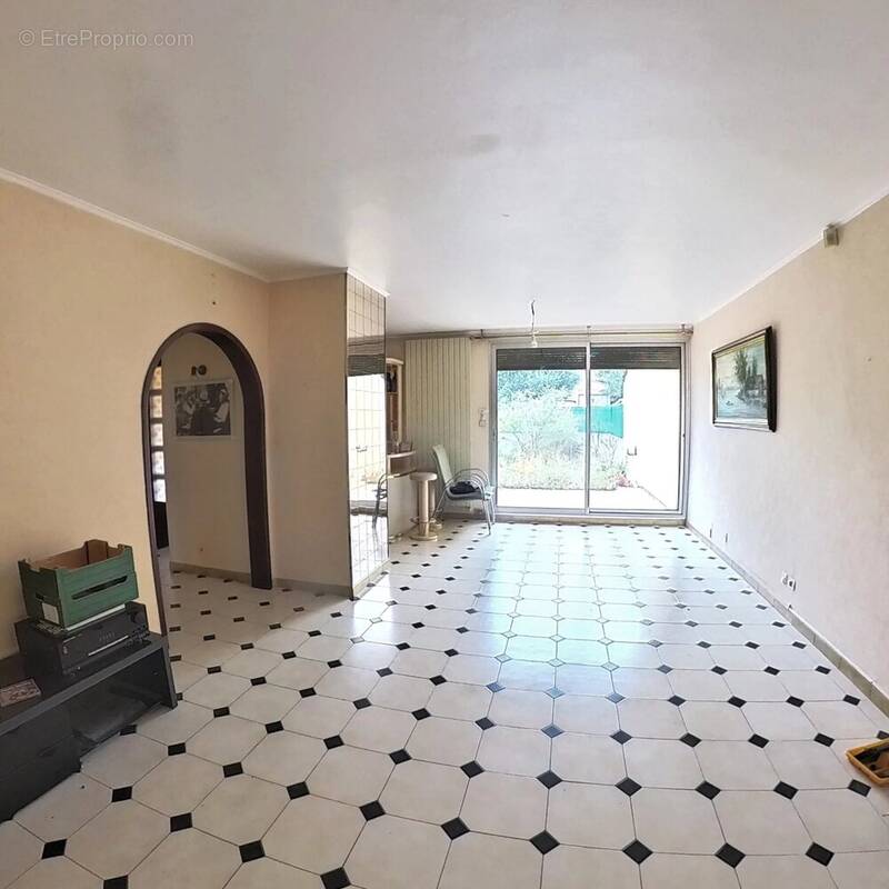 Maison à PEYROLLES-EN-PROVENCE