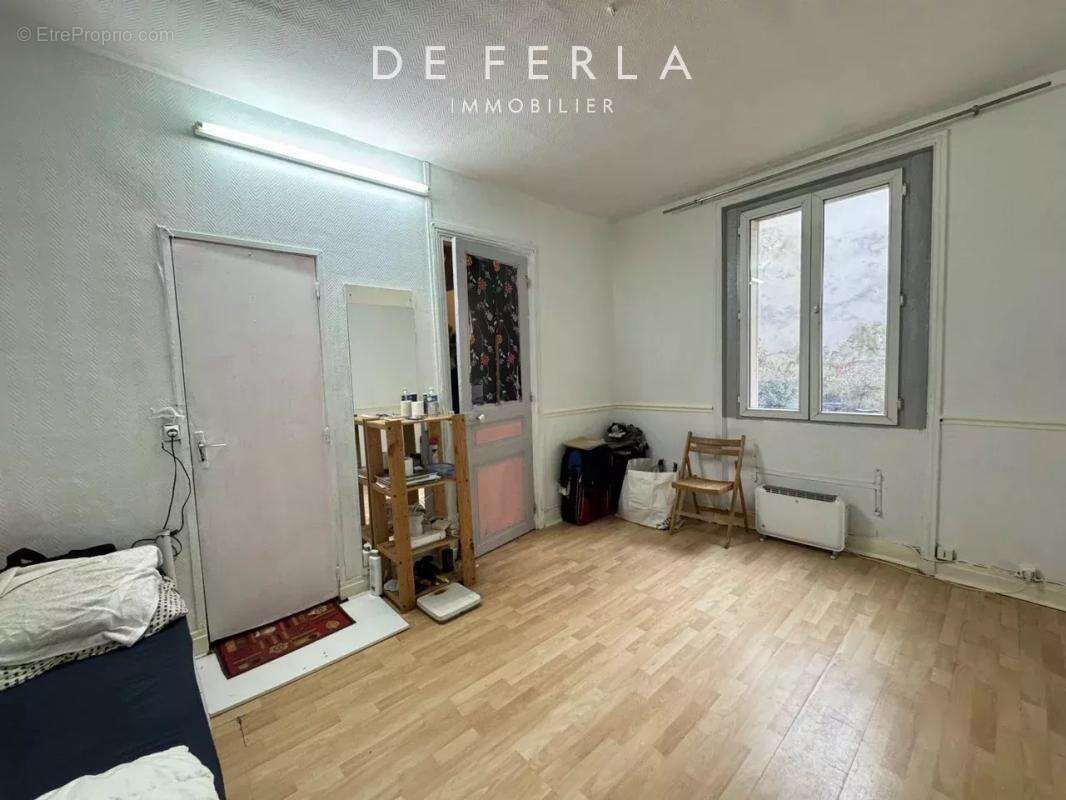 Appartement à PARIS-14E