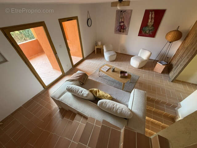 En vente à Collioure : immobilier de prestige : maison avec terrasses jardin et parking - photo 2