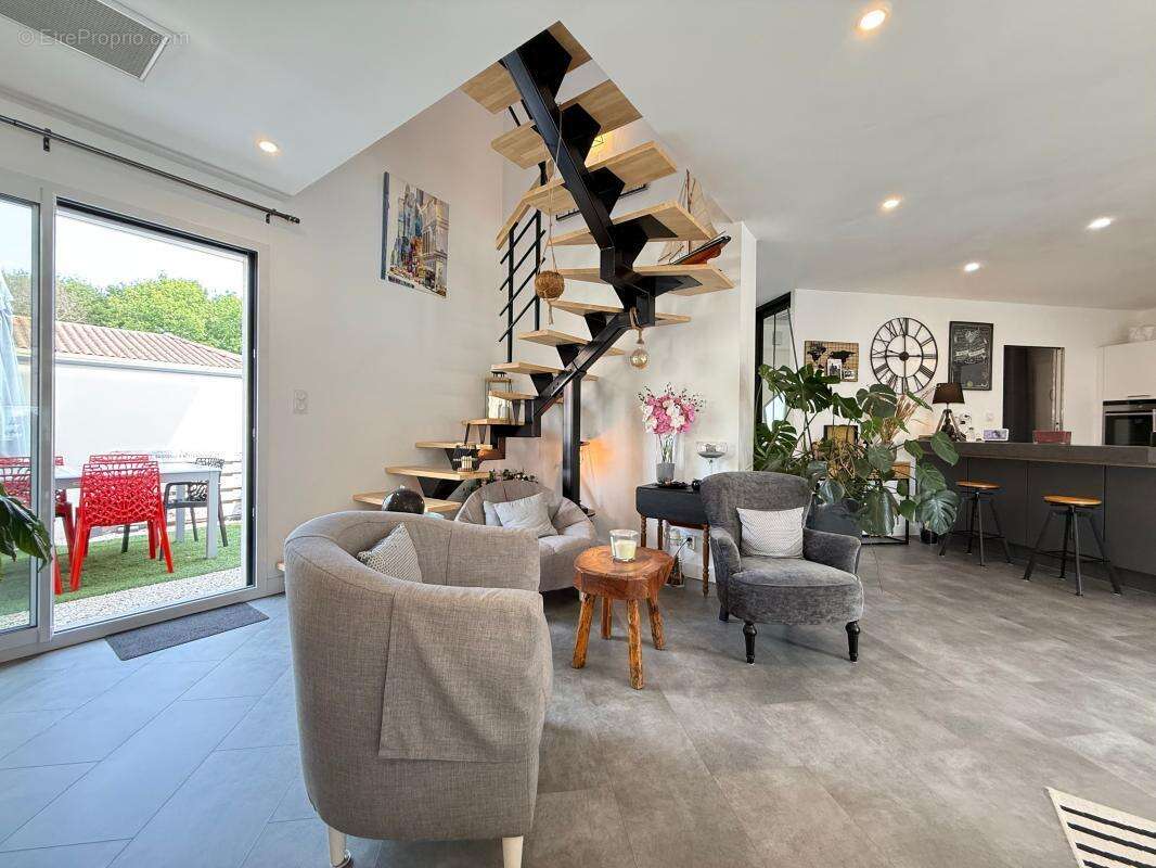 Maison à SAINT-SULPICE-DE-ROYAN