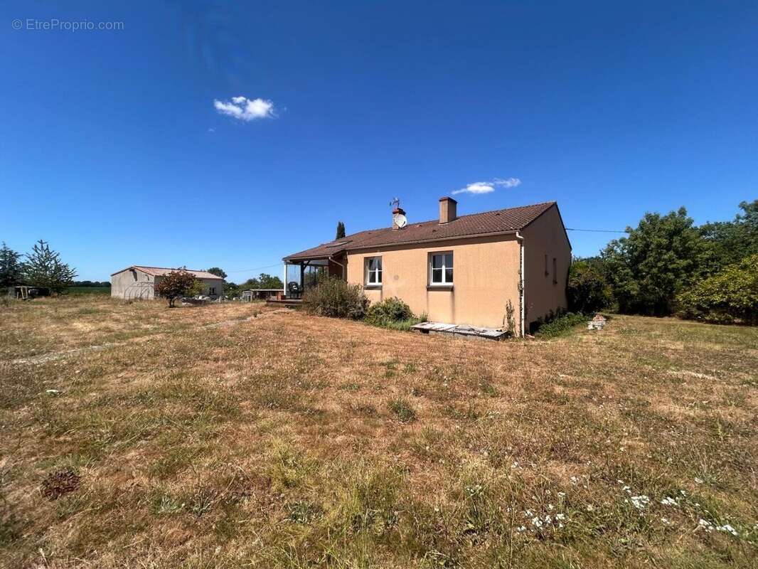 Maison sous sol, dépenance et grand terrain. - photo 10