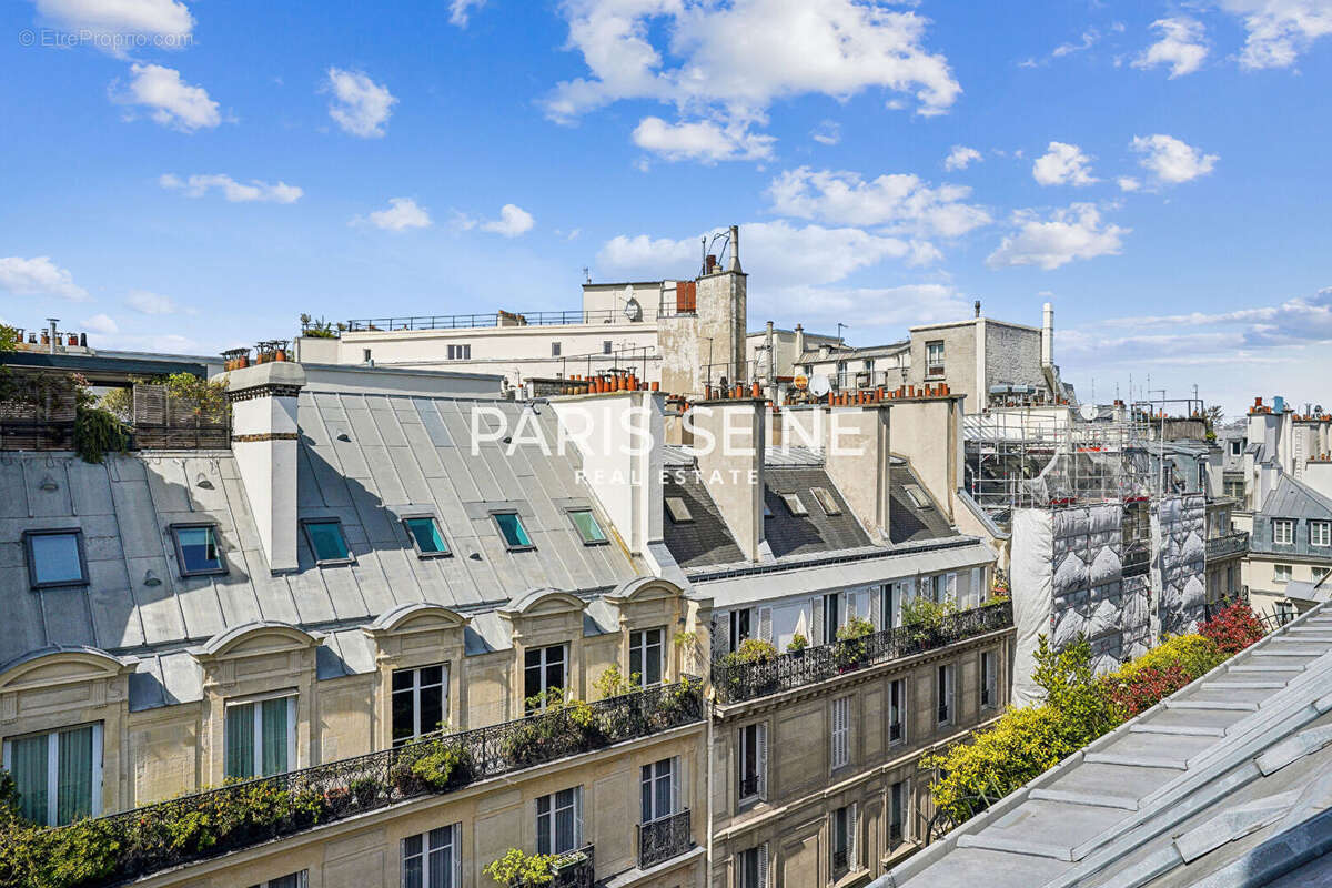 Appartement à PARIS-1E