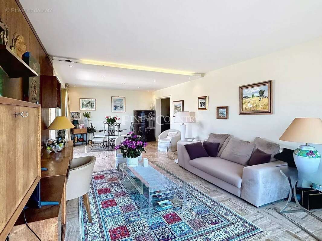 Appartement à LE CANNET