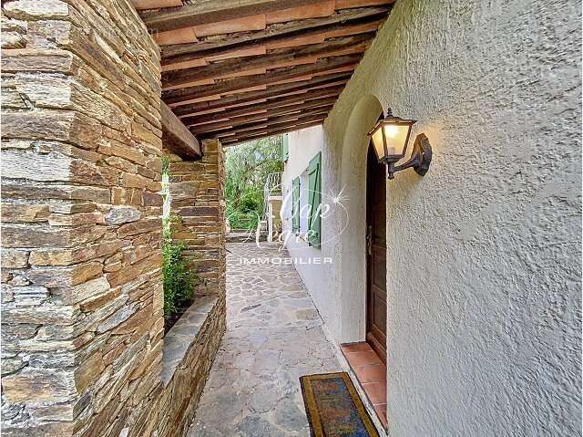 Maison à BORMES-LES-MIMOSAS