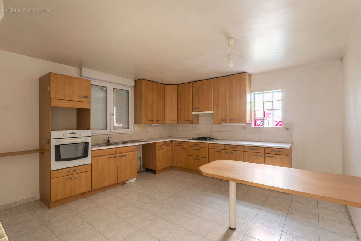 Maison à SIMIANE-COLLONGUE