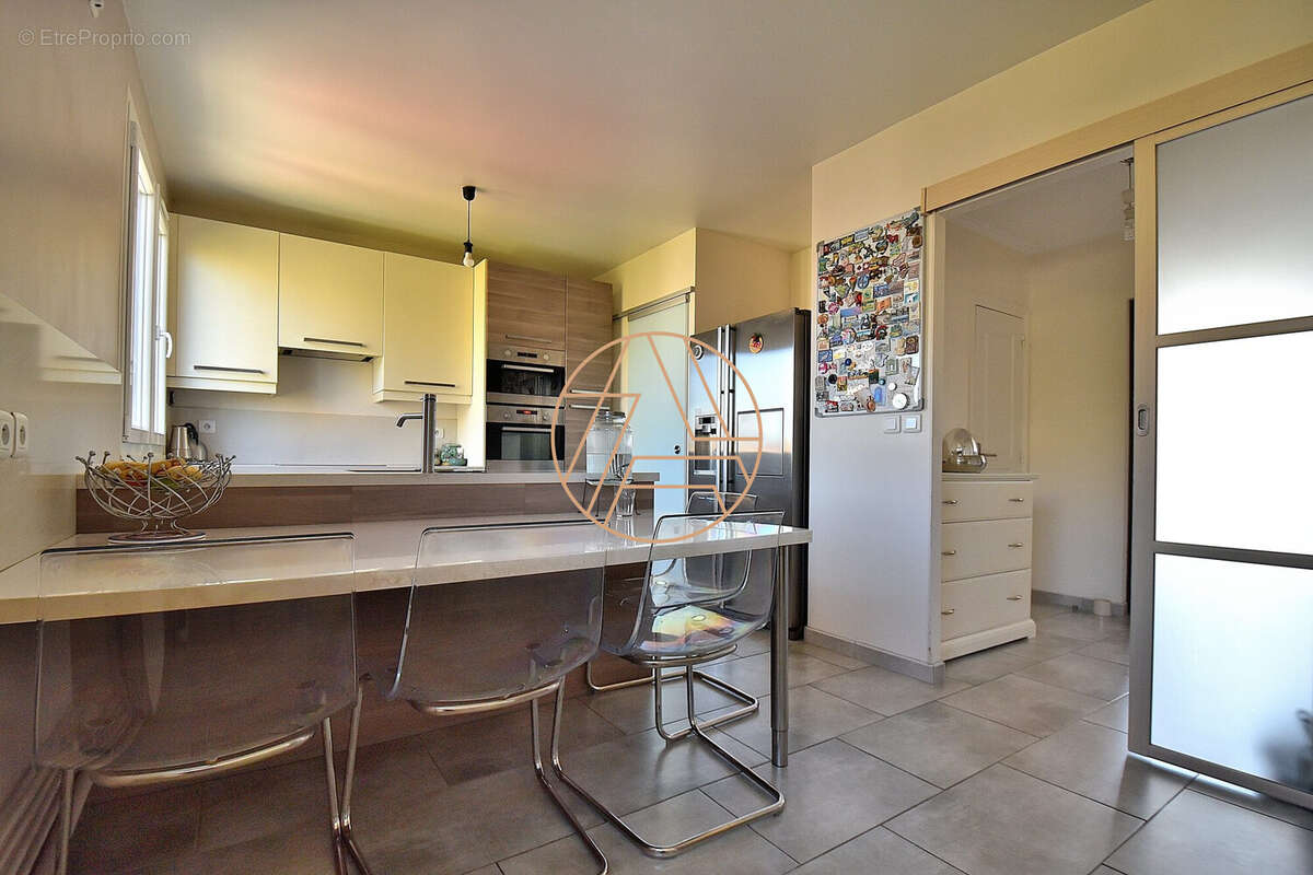 Appartement 107 m² à Saint-Maur-Des-Fosses  - photo 9