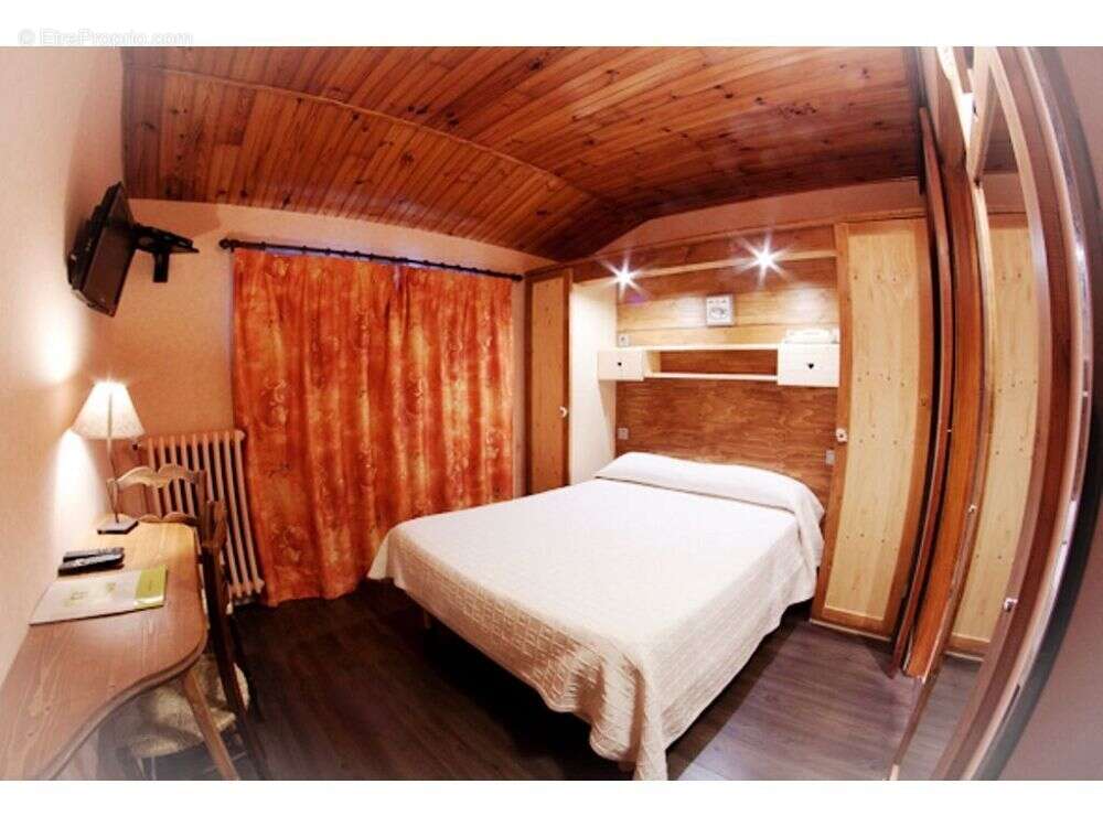 Commerce à BOURG-D'OUEIL