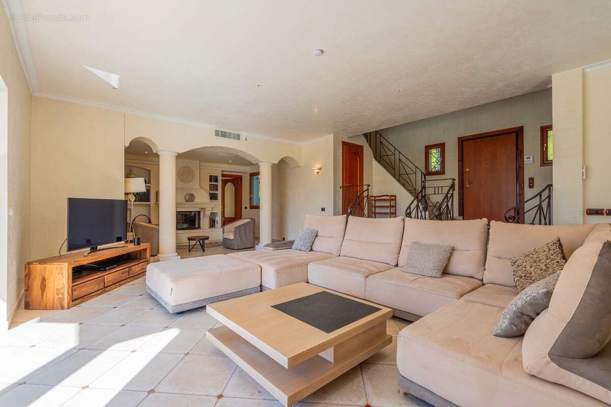 Villa contemporaine de prestige – Vue mer – Piscine chauffée & jacuzzi – Saint-Jean Grasse - photo 8