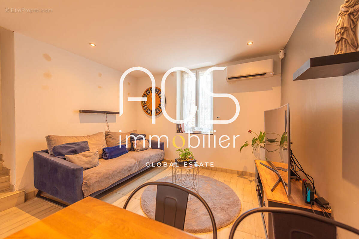 Appartement à CHATEAUNEUF-LES-MARTIGUES