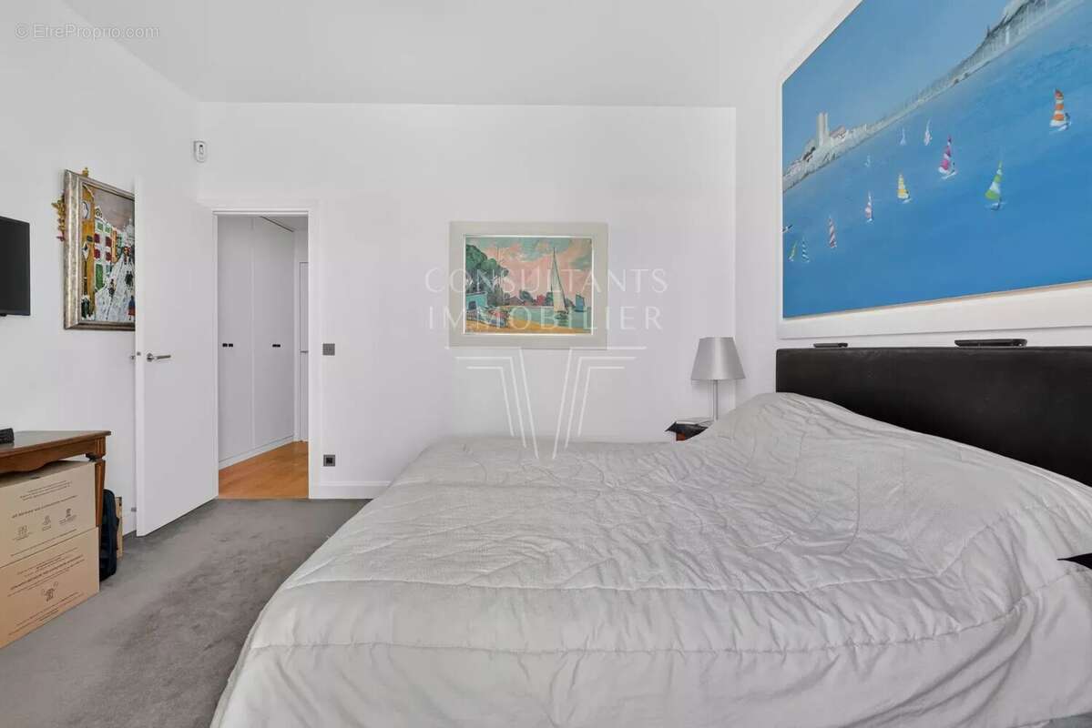 Appartement à NEUILLY-SUR-SEINE