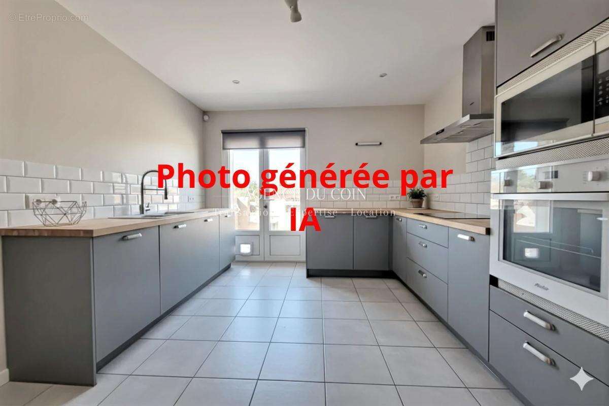 Maison à LE MUY