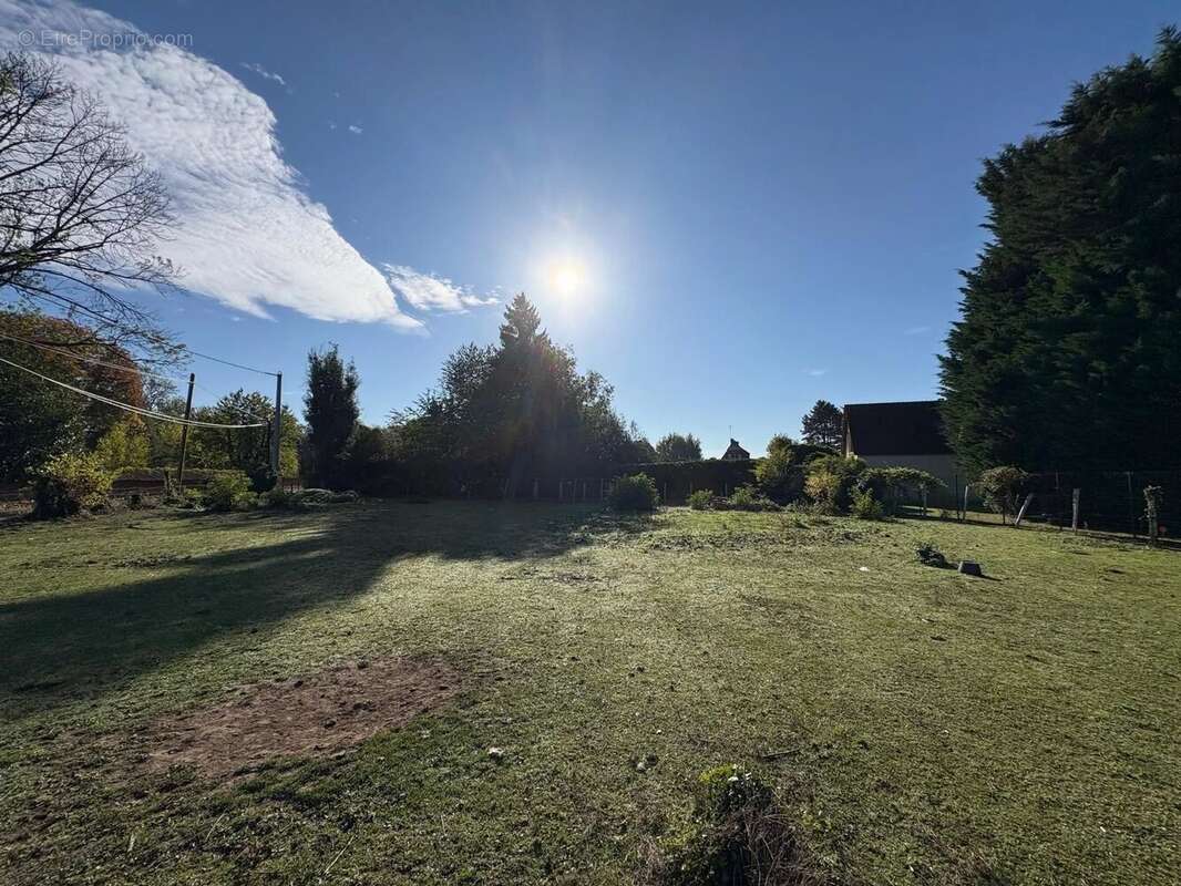 Terrain à FONTAINE-SOUS-JOUY