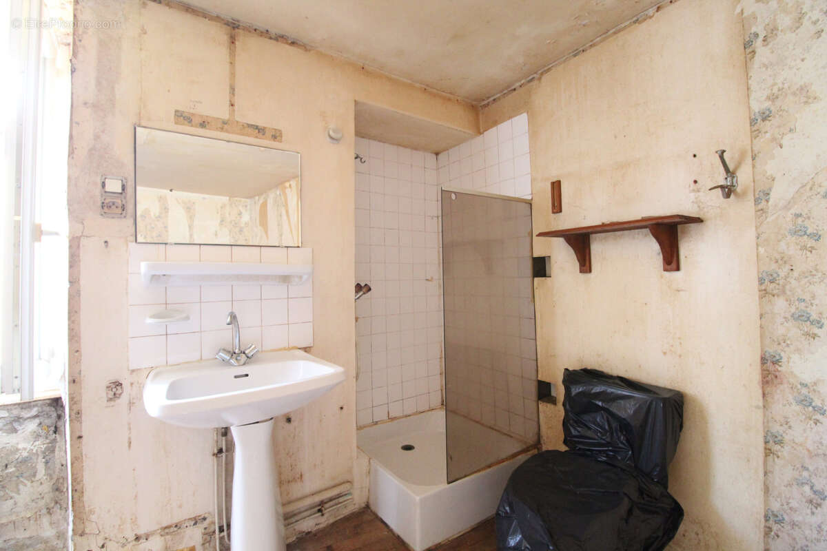 Maison à SAINT-GEORGES-DE-LUZENCON