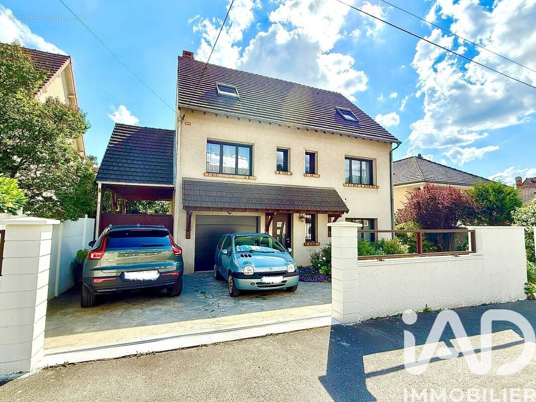 Photo 1 - Maison à SAINTE-GENEVIEVE-DES-BOIS