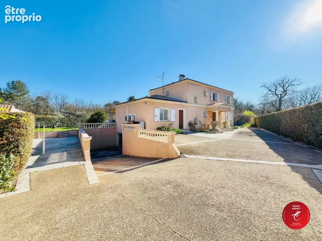 Maison 8 pièces 240 m² à vendre à Trans-En-Provence (83720) - photo 4