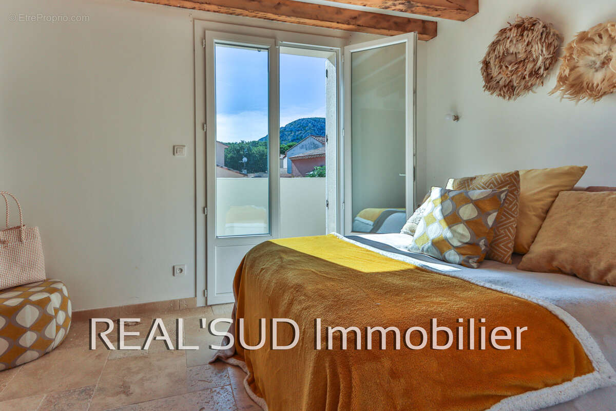 Sormiou, Belle maison 5 pièces lumineuse avec beaucoup de cachet entièrement rénovée - photo 14