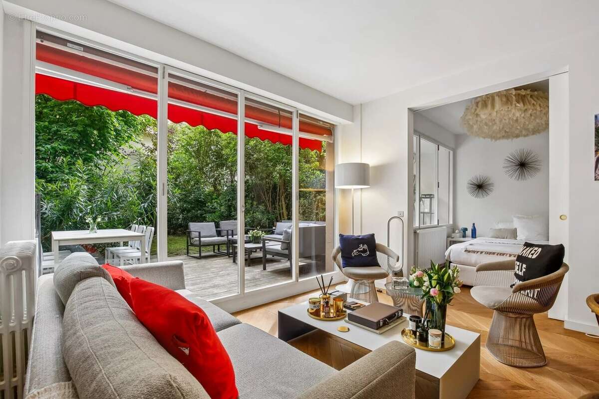 Appartement à NEUILLY-SUR-SEINE
