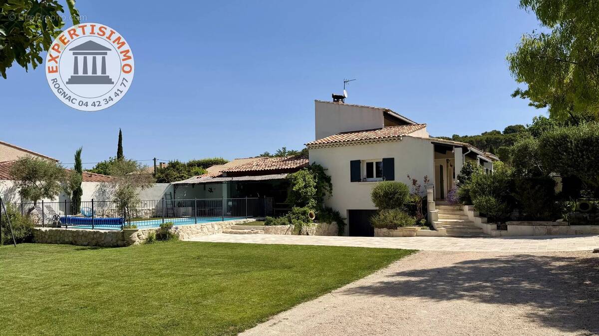 Maison à VELAUX