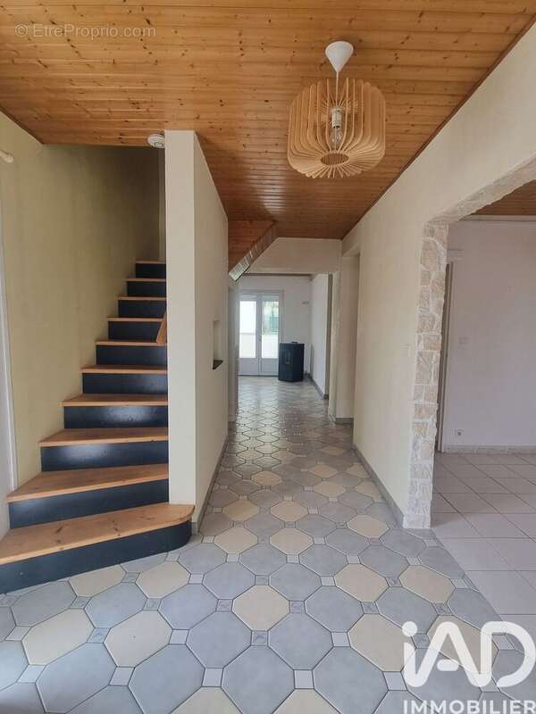 Maison 118 m² à Muron  - photo 7