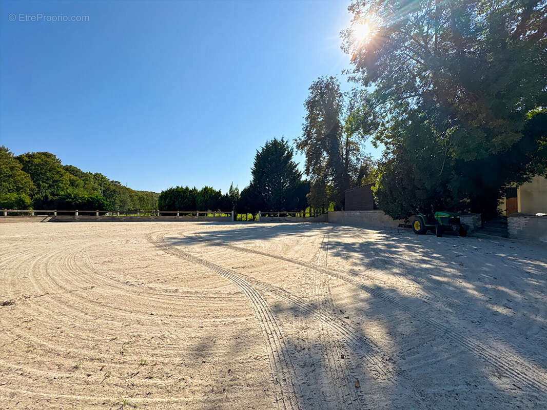 Maison - Mantes La Ville - 200m2 - photo 11
