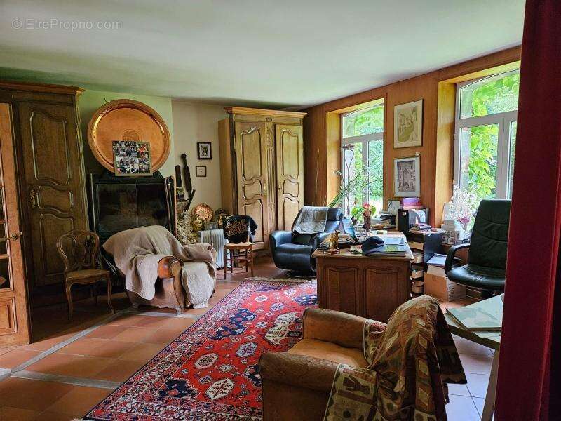 Maison à AVESNES-SUR-HELPE