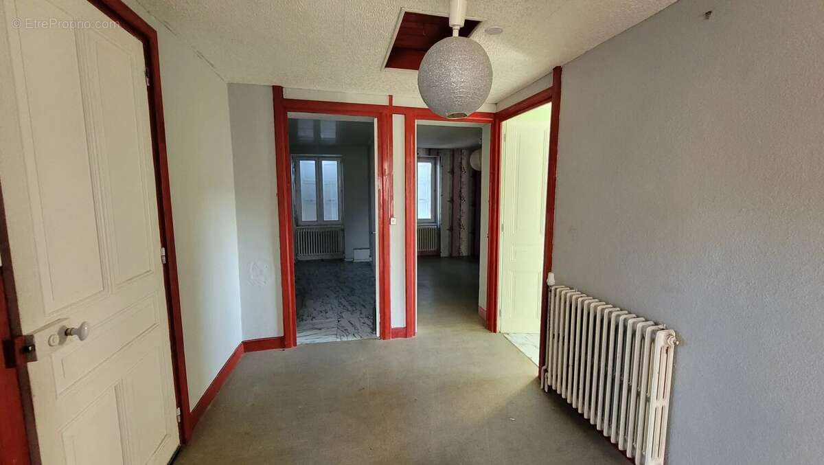 Maison à LE CHAMBON-SUR-LIGNON