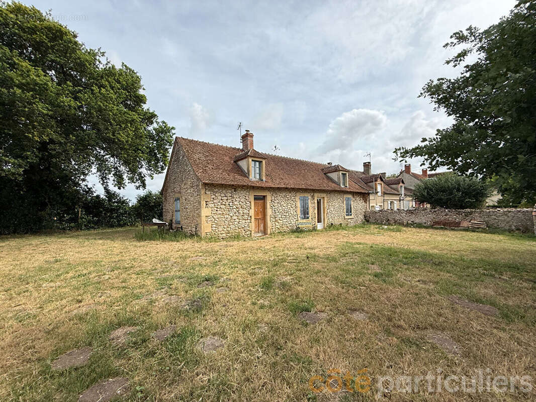 Maison à AINAY-LE-VIEIL