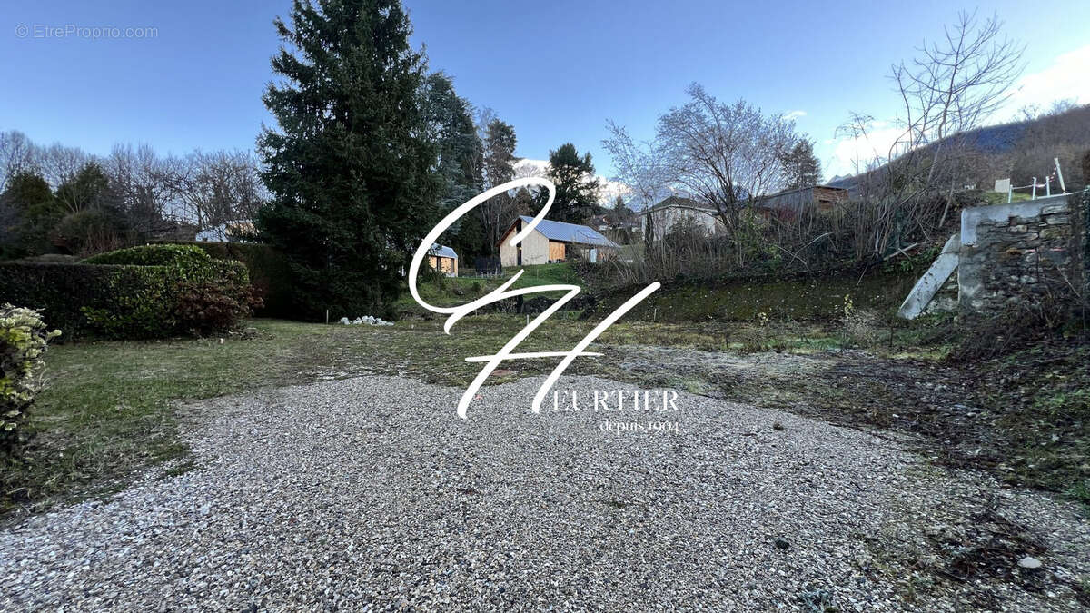 Terrain à SAINT-MARTIN-D'URIAGE