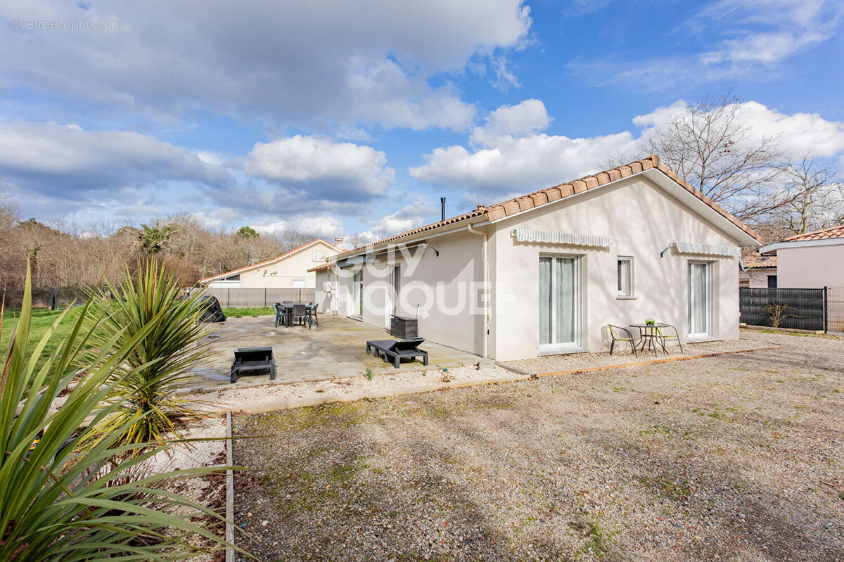 Maison à PARENTIS-EN-BORN