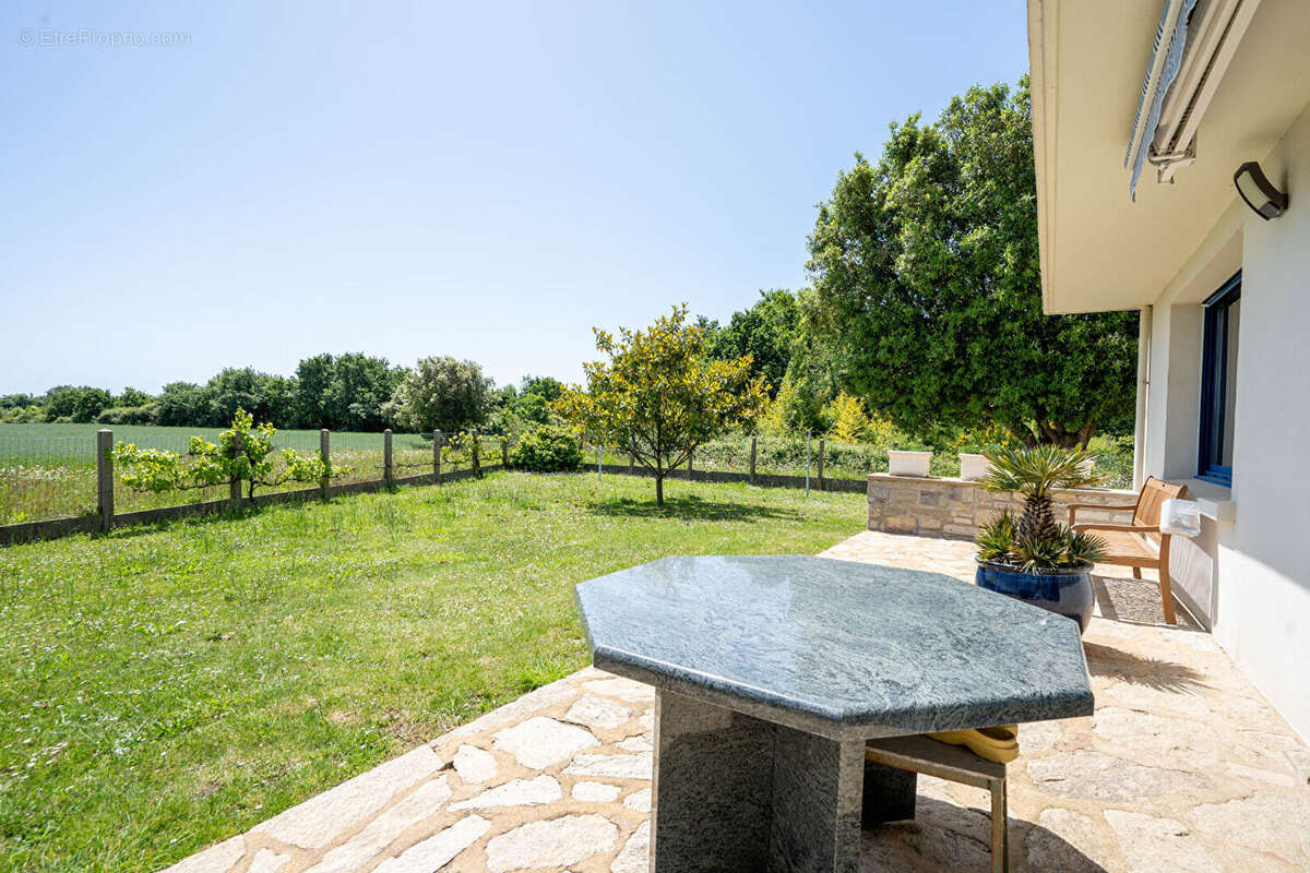 SARZEAU - GOLF DU MORBIHAN - Belle Maison traditionnelle T5 de 115 m² avec grand jardin arboré et clos de plus de 2700 m² - photo 15