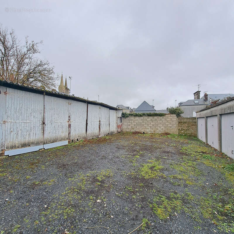 Parking à LA FERTE-MACE