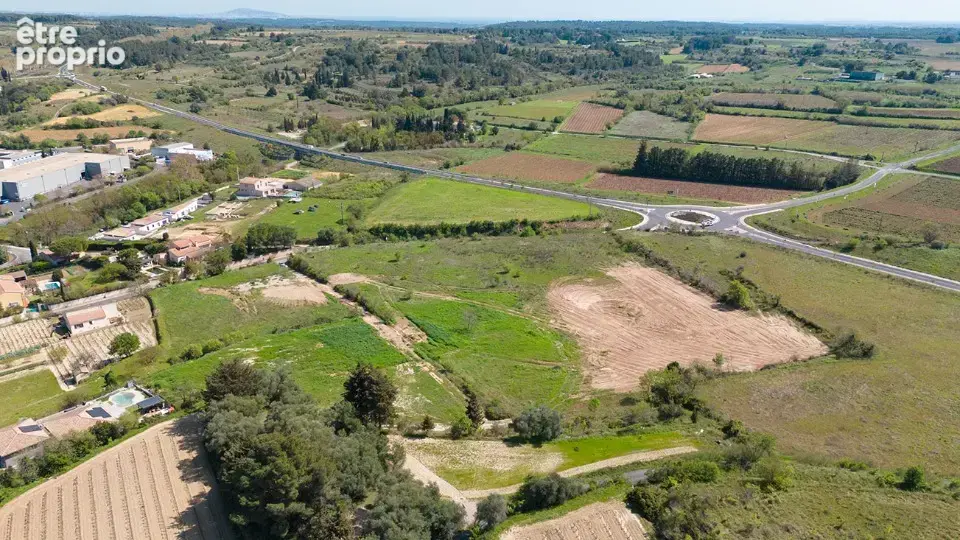 Terrain à MONTAGNAC
